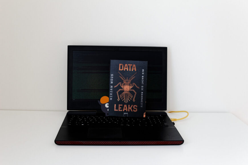 Arena, Buch, Buchbewertung, Buchmeinung, Buchrezension, Data Leaks, Jugendbuch, Mirjam Mous, Sci-Fi, Science-Fiction, Young Adult, Zukunft,Data Leaks 1 - Wer macht die Wahrheit?